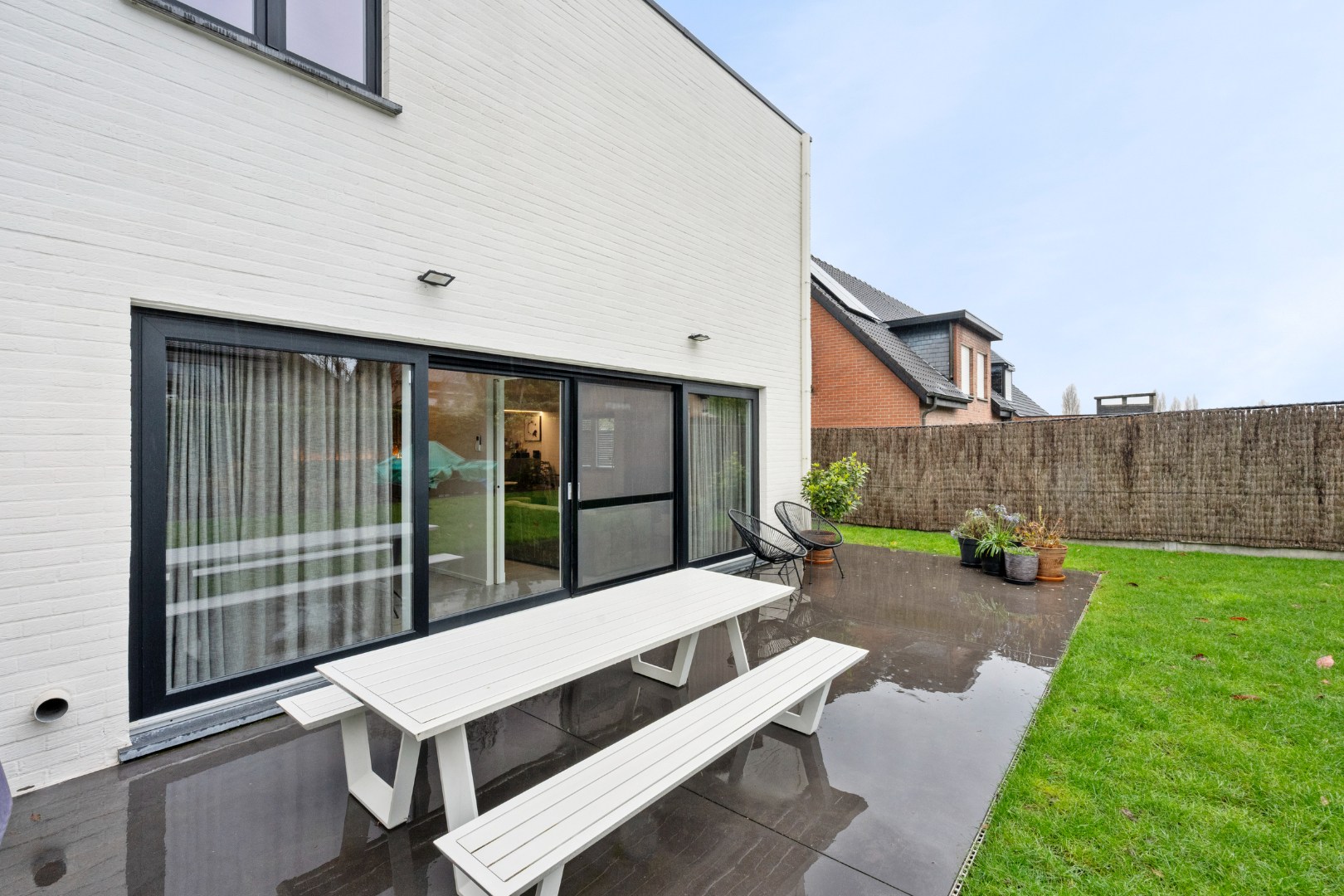 ENERGIEZUINIGE HALFOPEN BEBOUWING MET EPC A, 3-4 SLPKS, GARAGE, OPRIT EN TUIN IN RUSTIGE WIJK - foto 2