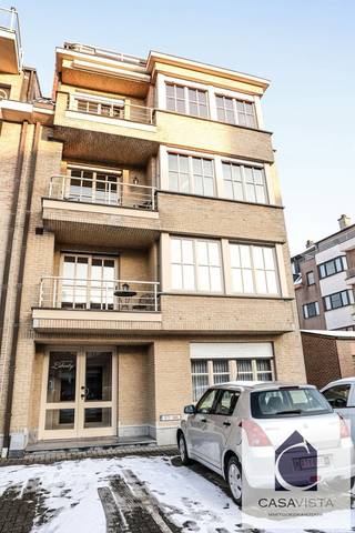 CENTRAAL GELEGEN LUXE-APPARTEMENT MET 2 SLAAPKAMERS, GARAGEBOX en AUTOSTAANPLAATS. Centraal te Ninove, rechtover de Bpost vind je dit...