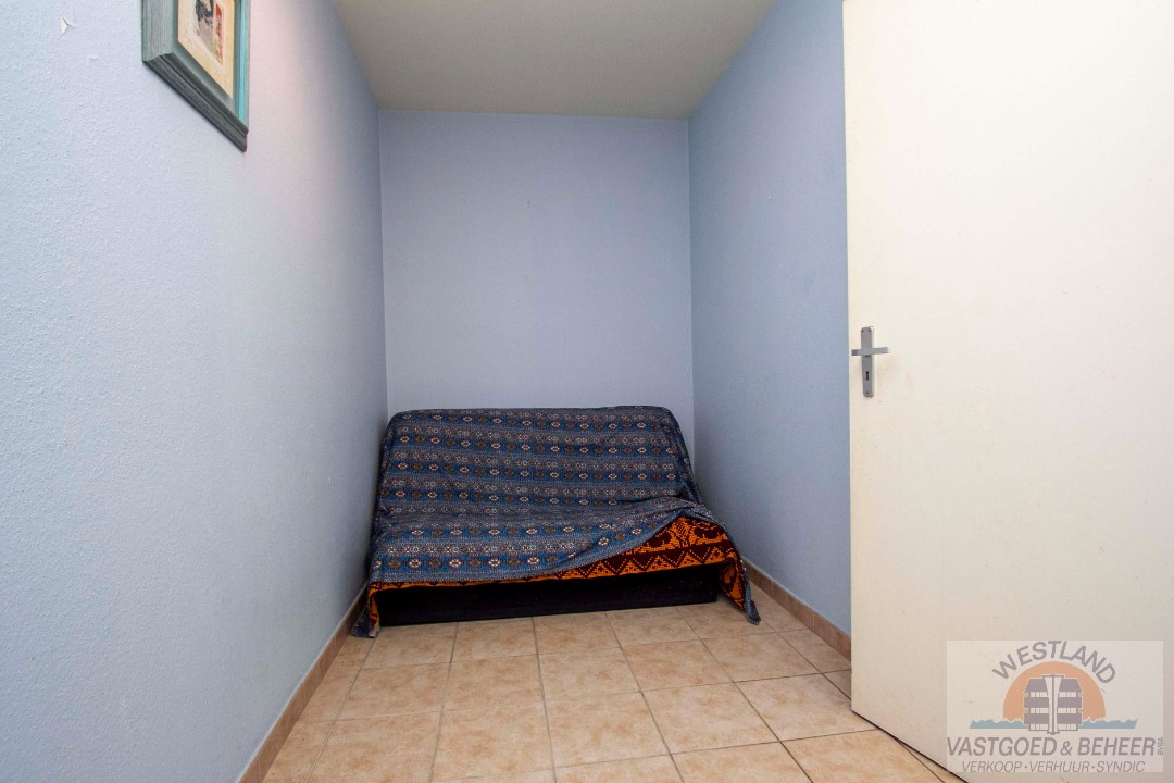 Te renoveren gelijkvloers appartement met 2 slaapkamers te koop in Nieuwpoort Bad - foto 3