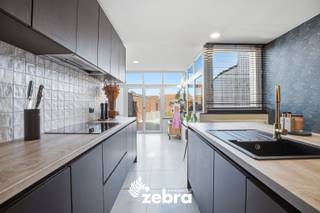 Op een centrale en vlot bereikbare locatie bevindt zich deze energiezuinige en instapklare woning, afgewerkt met oog voor comfort en ruimte.Bij het...