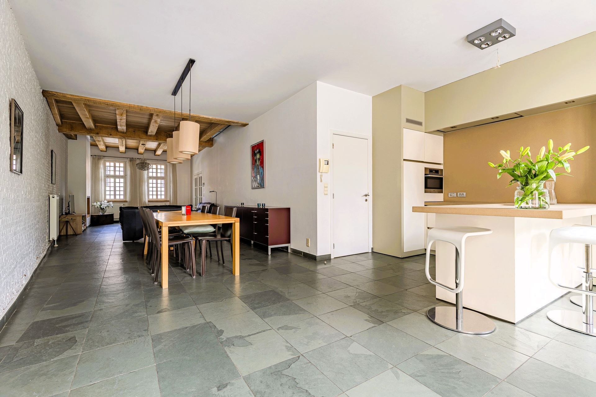 Karaktervol burgerhuis met 3 slaapkamers - foto 4
