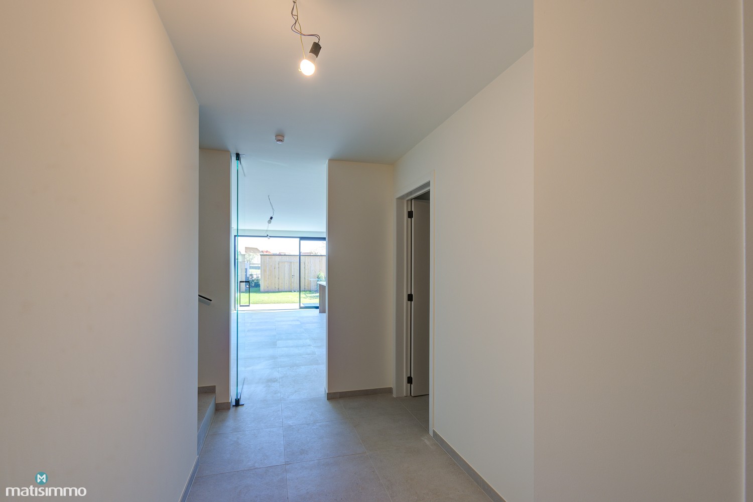 NIEUWBOUW DUPLEXAPPARTEMENT MET 2 SLAAPKAMERS, TUIN EN AUTOSTAANPLAATS NABIJ NABIJ HET CENTRUM VAN BILZEN - foto 4