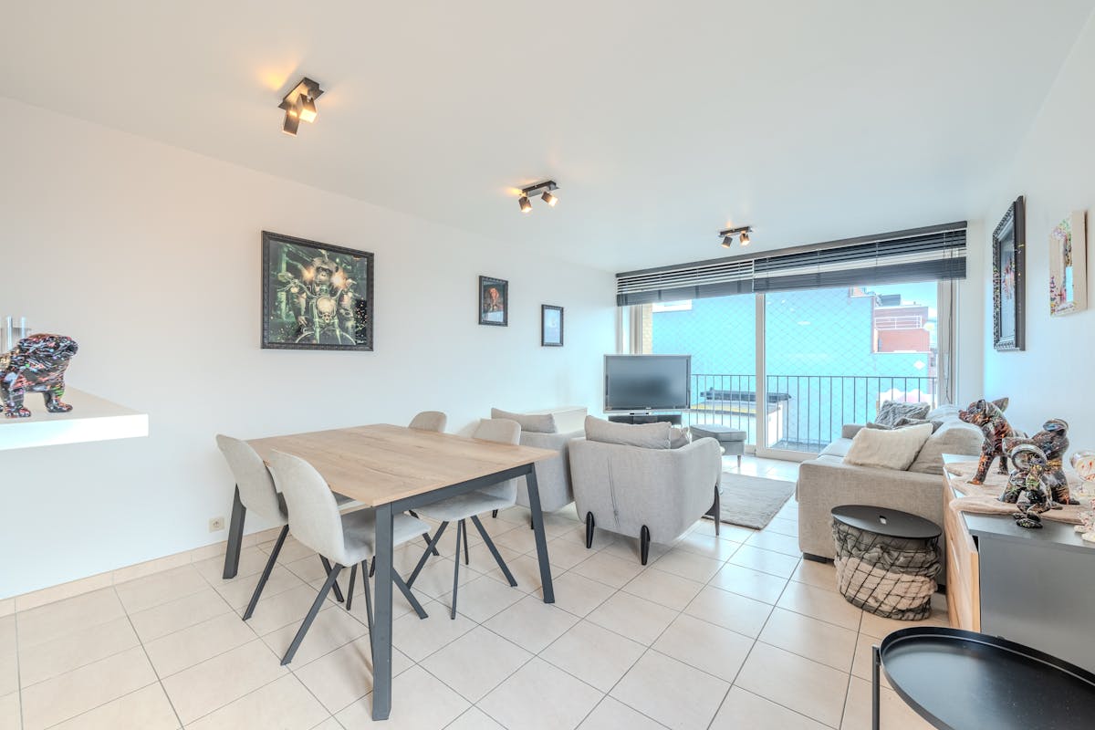 Lichtrijk duplex appartement met twee slaapkamers en groot terras! - foto 2