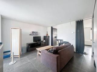 Bent u op zoek naar een gezellig en leuk duplex appartement in Waregem? Dan is dit zeker iets voor u! Deze volledig gerenoveerde parel is voorzien...