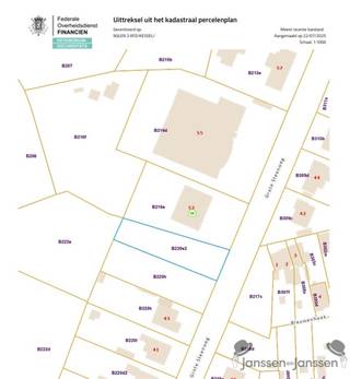 <p><span>Terrain d'une superficie de 5784.07 sqm</span></p><p><span> </span></p><p><span>Ce beau terrain offre plusieurs possibilités. Situé sur la Grote Steenweg à Nijlen, à proximité de toutes les facilités, école, magasins, ...... </span></p><p><span> </span></p><p><span>Deux parcelles côté rue font partie du lotissement 059/030(1) du 28/04/1964 en tant que lots 7 et 8. Ces parcelles, sous réserve de l'obtention d'un permis d'urbanisme, peuvent être construites avec des maisons individuelles. Une subdivision éventuelle de ces parcelles en parcelles plus petites pour un développement lié est possible sous réserve de l'approbation de la municipalité, à condition que</span></p><p><span> </span></p><p><span>- chaque parcelle conserve une largeur minimale de 9 m</span></p><p><span>- la bonne disposition des parcelles soit garantie </span></p><p><span>- Le terrain situé derrière n'est pas constructible </span></p><p><span> </span></p><p><span>Plus d'info : Nicki, 0496 02 35 68, nf@janssenenjanssen.be</span></p>