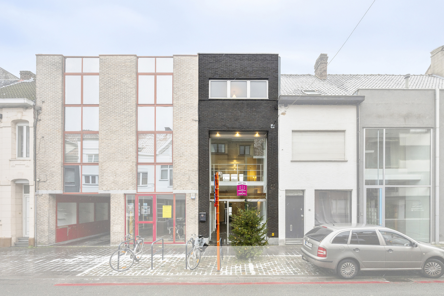 Rijwoning (2 slpks) met terras en inpandige garage - foto 2