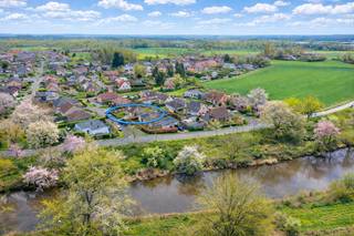 Uniek gelegen charmante villa met zonnige tuin in een rustige landelijke omgevingPerfect onderhouden charmante en lichtrijke gezinswoning. Uitermate...