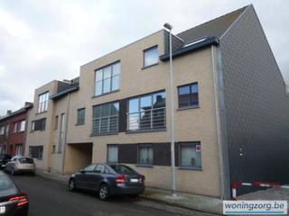 Het gebouw bestaande uit 7 appartementen, 7 garageboxen, 2 bergingen (1 voor fietsen en 1 wordt verhuurd) en een magazijn. Het bestaat eigenlijk uit...
