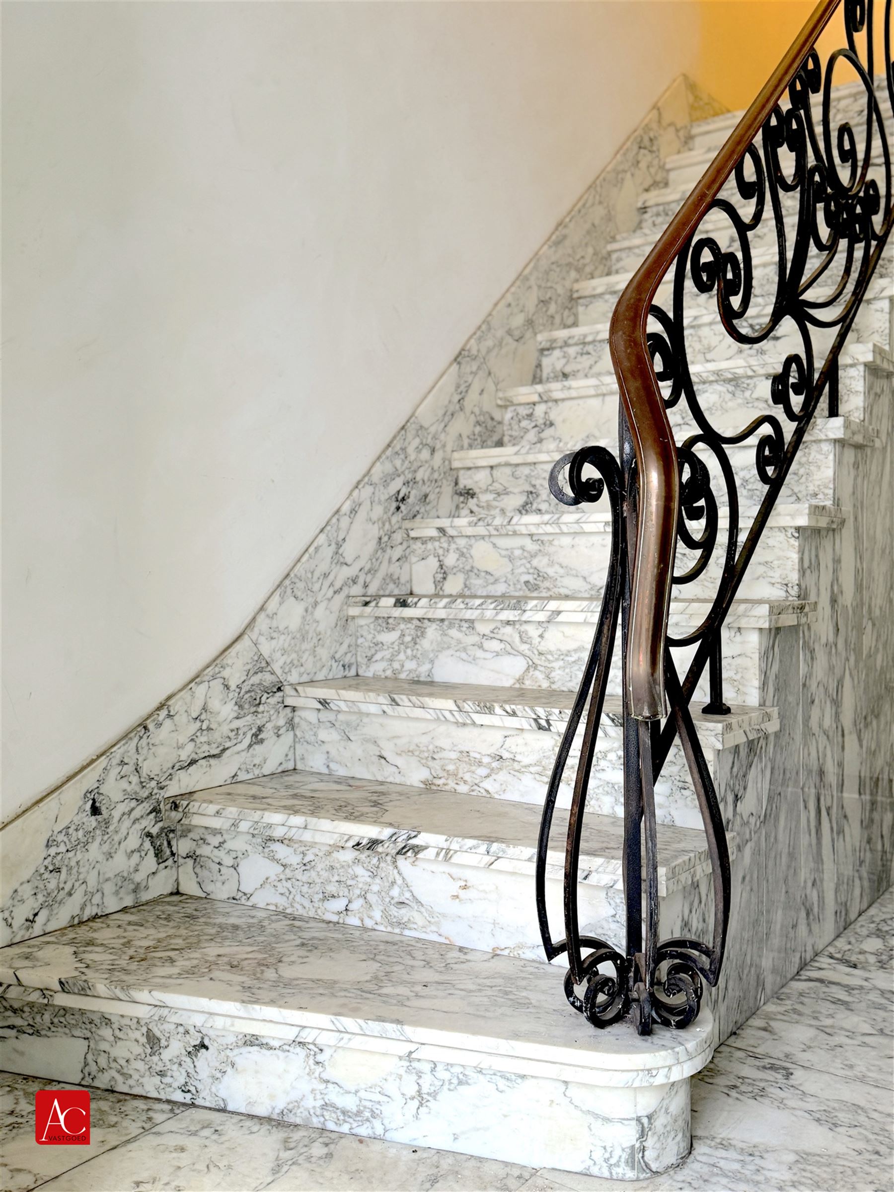 Karaktervol duplex-appartement met 2 slaapkamers - foto 2