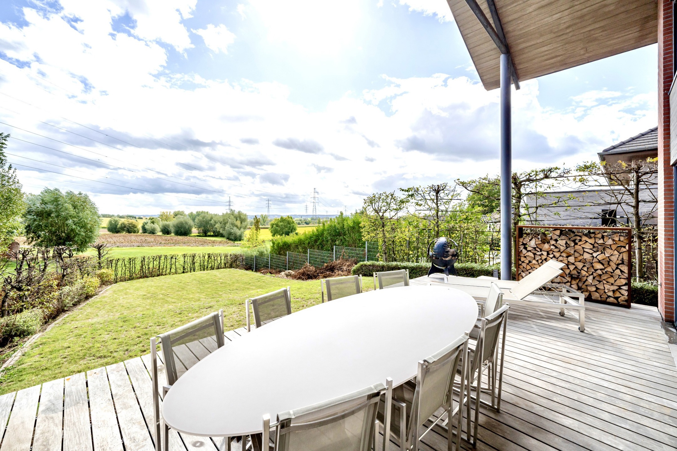 Grote villa met kantoor/praktijkvleugel.  - foto 2