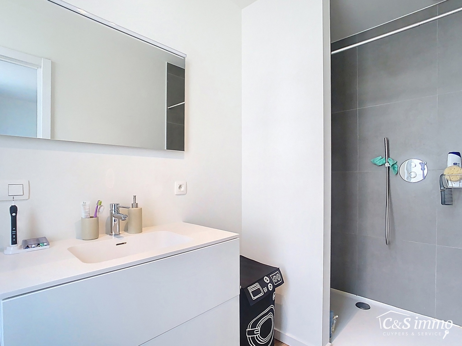 Verzorgd gerenoveerd appartement op het Antwerpse Zuid - foto 5