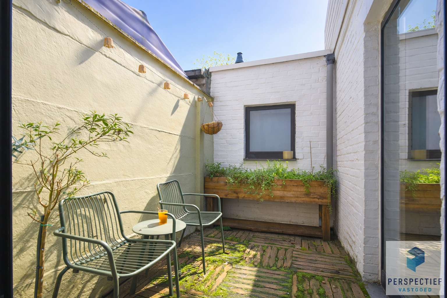 Mooie INSTAPKLARE stadswoning met 3 slpk en koer - foto 3