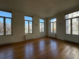 Exclusive & Stylish Living in Trendy Antwerp "Zuid"Do you dream of a home where luxury, comfort, and functionality seamlessly come together? This...