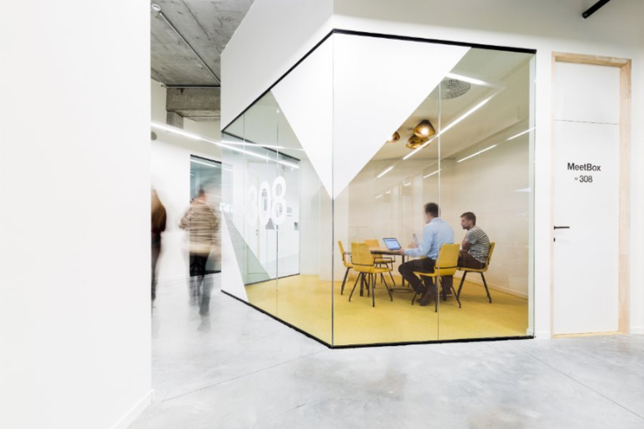 Commercial for rent in Ghent - photo 4