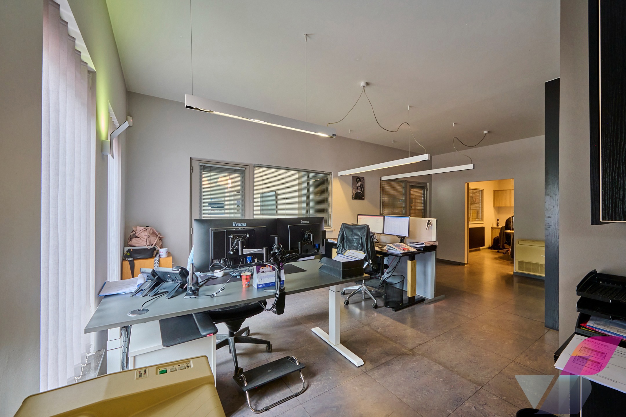 MULTIFUNCTIONEEL GEBOUW OP MOOIE ZICHTLOCATIE - foto 3