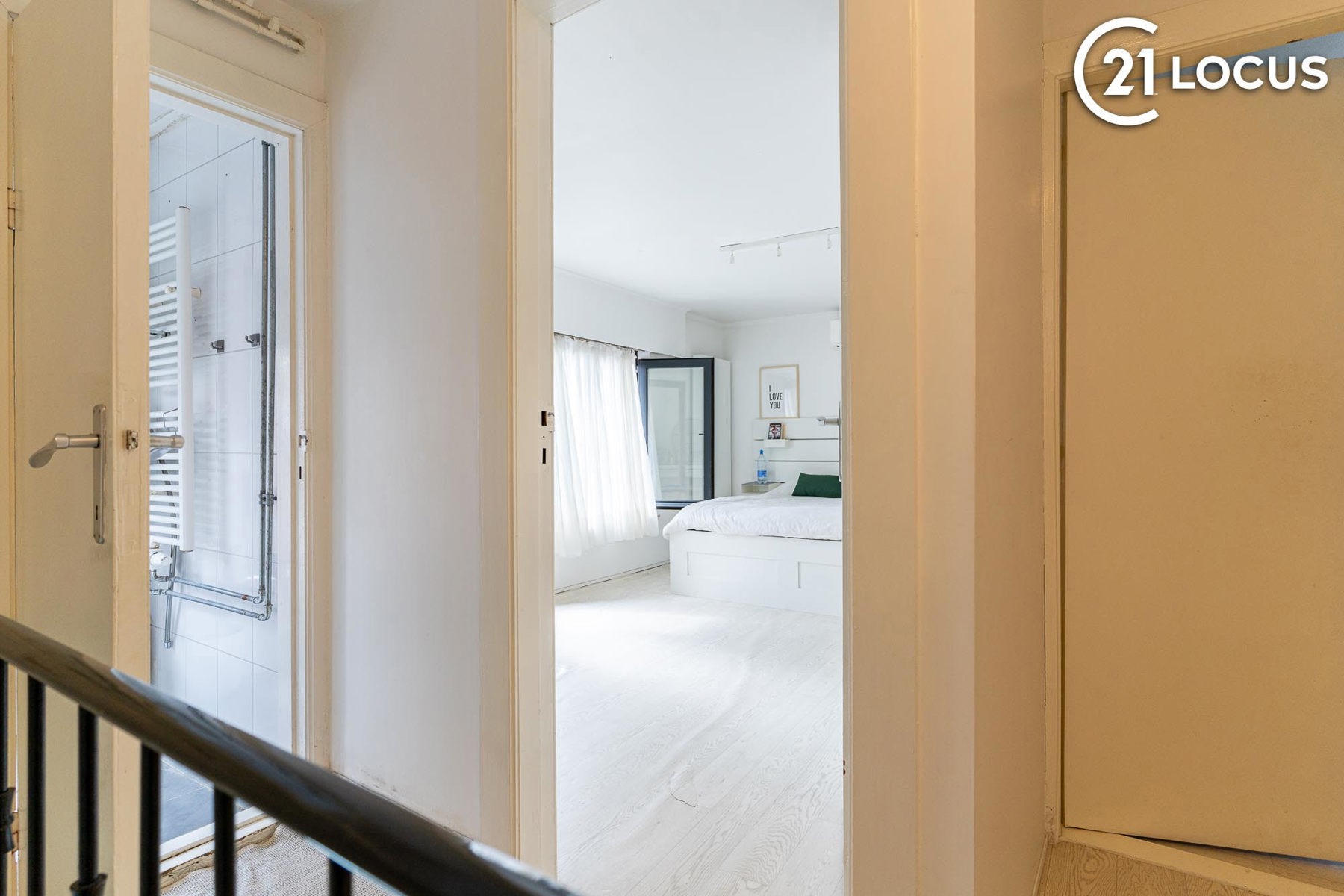 Ruime gezinswoning met 3 slpk, garage en recente renovatie - foto 4