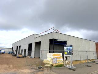 Ontdek Uw Ideale Bedrijfslocatie! Een nieuwe bedrijvenzone, strategisch gelegen in de Emiel Clausstraat 37a in Sint-Eloois-Vijve. Deze zone biedt...