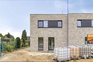 <h3><span>Energy efficient semi-detached newly built house with 4 bedrooms and beautiful garden in Koersel</span></h3><p><span>On the quiet Moestuinstraat in Koersel, this stylish </span><span>semi-detached building</span><span> with a well thought-out layout and particularly energy-efficient finish </span><span>is currently rising </span><span>. </span><span> The house (left unit) stands on a beautiful plot and will be delivered fully finished in the </span><span>fall of 2025</span><span>. </span><span> Thanks to the </span><span>EPC label A (E-level 30)</span><span>, solar panels, ventilation system D and underfloor heating, you live here extremely comfortable and sustainable.</span></p><h3><span>Layout</span></h3><p><span>On the ground floor you will enjoy a </span><span>living space with large windows overlooking</span><span> the garden. Here you can easily create a cozy sitting area and open dining area, the adjoining open kitchen is fully furnished and equipped with all comforts.</span></p><p><span>Furthermore, on the ground floor you have a separate storage/technical room, a guest toilet and space for additional storage cupboards in the entrance hall, ideal for a smoothly organized living environment.</span></p><p><span>The </span><span> rear</span><span>garden</span><span> offers plenty of opportunities for play space, a nice patio or even your own vegetable garden.</span></p><p><span>On the second floor there are </span><span>four full-sized bedrooms</span><span> with pleasant light and a practical layout. The modern bathroom will be equipped with shower and washbasin cabinet, in addition, there is also a separate toilet on this floor.</span></p><h3><span>Comfort and energy</span></h3><ul><li><span>EPC A (E-level 30)</span></li><li><span>Solar panels</span><span> </span></li><li><span>Ventilation system D</span><span> for a healthy indoor climate</span></li><li><span>Underfloor heating</span><span> on the ground floor and first floor</span></li><li><span>Aluminium windows with double glazing</span></li><li><span>Rainwater tank</span><span> for ecological water consumption</span></li></ul><p><span>These advanced techniques guarantee </span><span>very low energy costs</span><span> and exceptional living comfort.</span></p><h3><span>Location</span></h3><p><span>The house is located in a </span><span>quiet street</span><span>, in a child-friendly neighborhood. You live near schools, stores and public transportation. Sports facilities and nature reserves are also in the immediate vicinity.</span></p><h3><span>Timing</span></h3><p><span>The house is currently </span><span>fully plastered</span><span> and further</span><span> qualitatively finished</span><span>. </span><span> Completion is scheduled for </span><span>November 2025</span><span>.</span></p><h3><span>Summary of assets:</span></h3><p>-<span> Semi-detached building</span><span> with modern architecture<br />- </span><span>4</span><span> bedrooms<br />- </span><span>garden</span><span> with many possibilities<br />- </span><span>EPC A (E-level 30), solar panels, ventilation D,</span><span> underfloor </span><span>heating<br />-</span><span>Aluminum windows with double</span><span> glazing<br />- </span><span>Completion November</span><span> 2025<br />- </span><span>Quiet location</span><span> in child-friendly neighborhood</span></p><p><span>Would you soon be the proud owner of this energy efficient, comfortable new home?</span><span> Do not hesitate and contact us soon for more information or an appointment. </span></p><p><span>This is the opportunity to soon enjoy your new home in Koersel!</span></p>