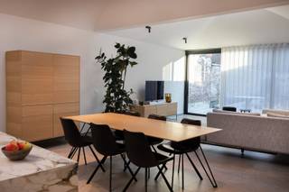 In de www.sintamandslaan2.be (url kopiëren en plakken indien doorklikken niet lukt) in Kortrijk stellen we jou graag deze knappe woning voor. ...