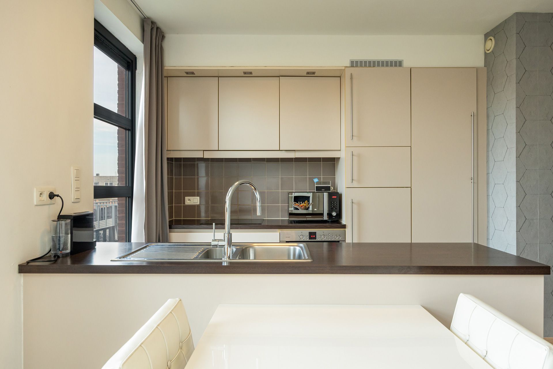 Lichtrijk 2-slaapkamerappartement op toplocatie in Hoboken! - foto 5