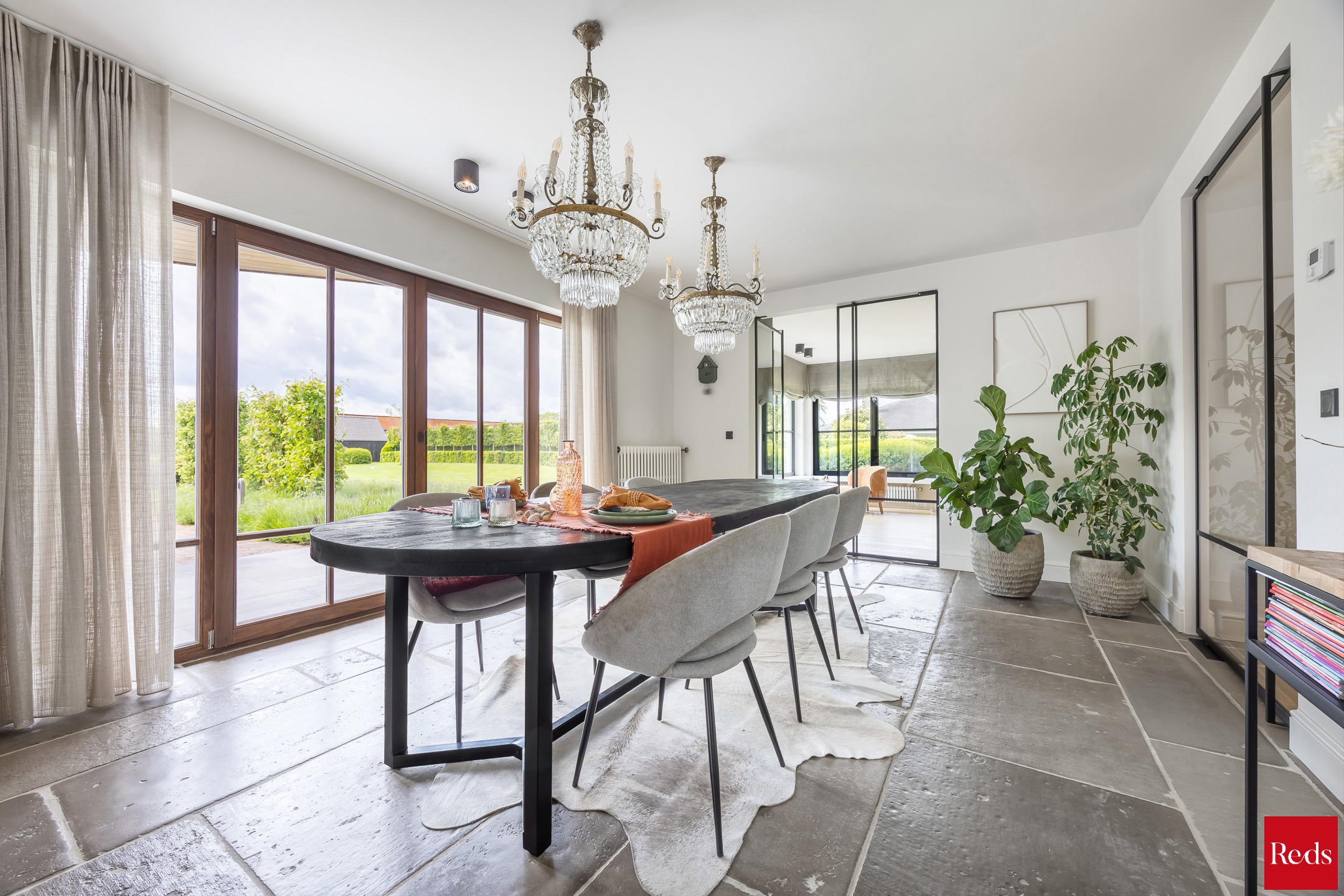 Luxueuze villa met bijgebouw en mogelijkheid tot aankoop achtergelegen weilanden. - foto 5