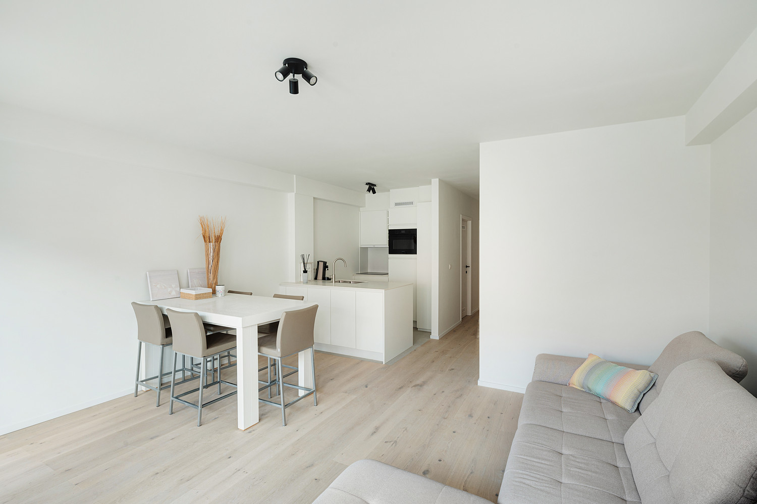 Vernieuwd en energiezuinig appartement vlakbij de Zeedijk - photo 3