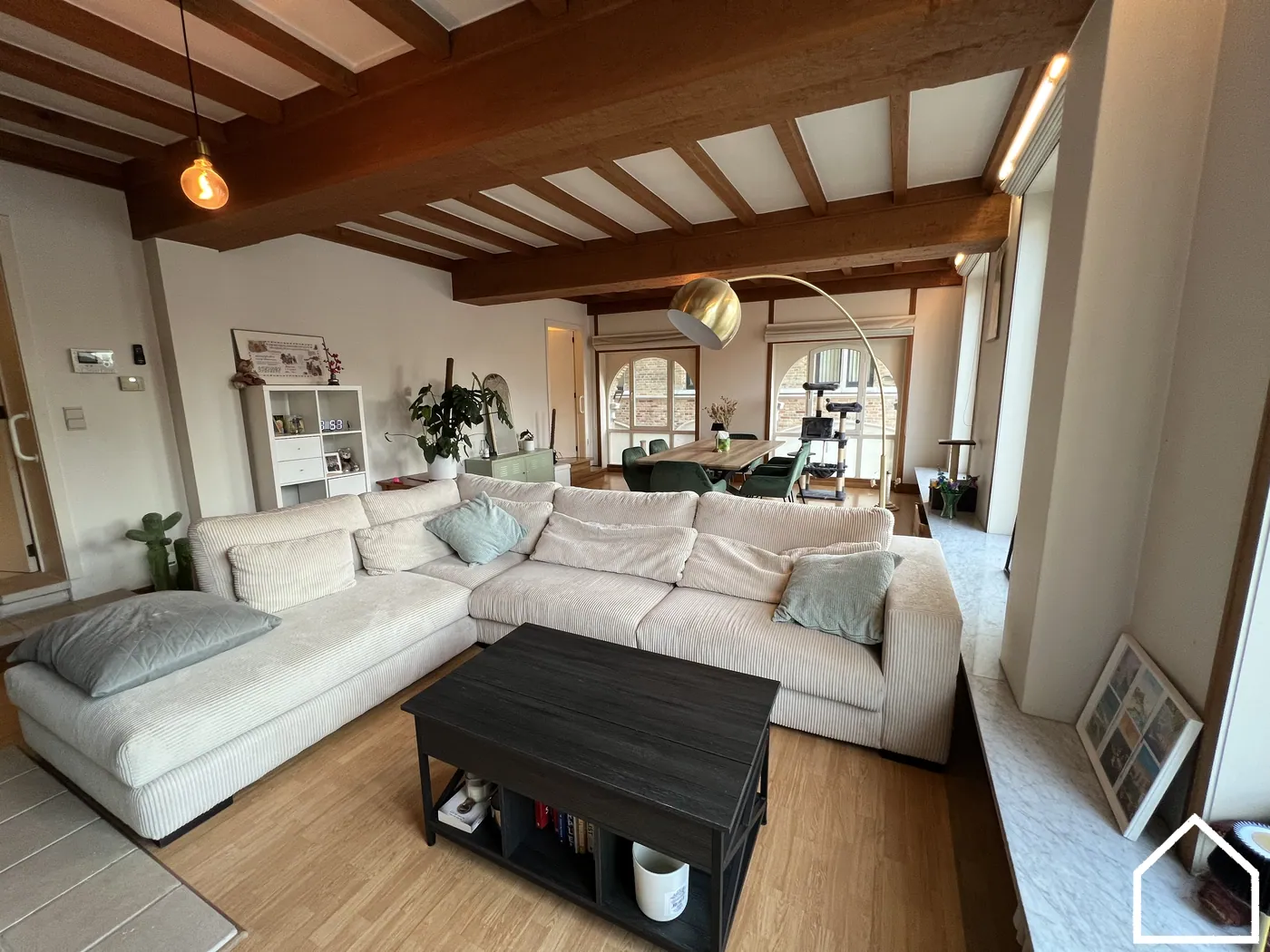 APPARTEMENT MET 2 SLAAPKAMERS OP DE GROTE MARKT VAN IEPER - foto 2