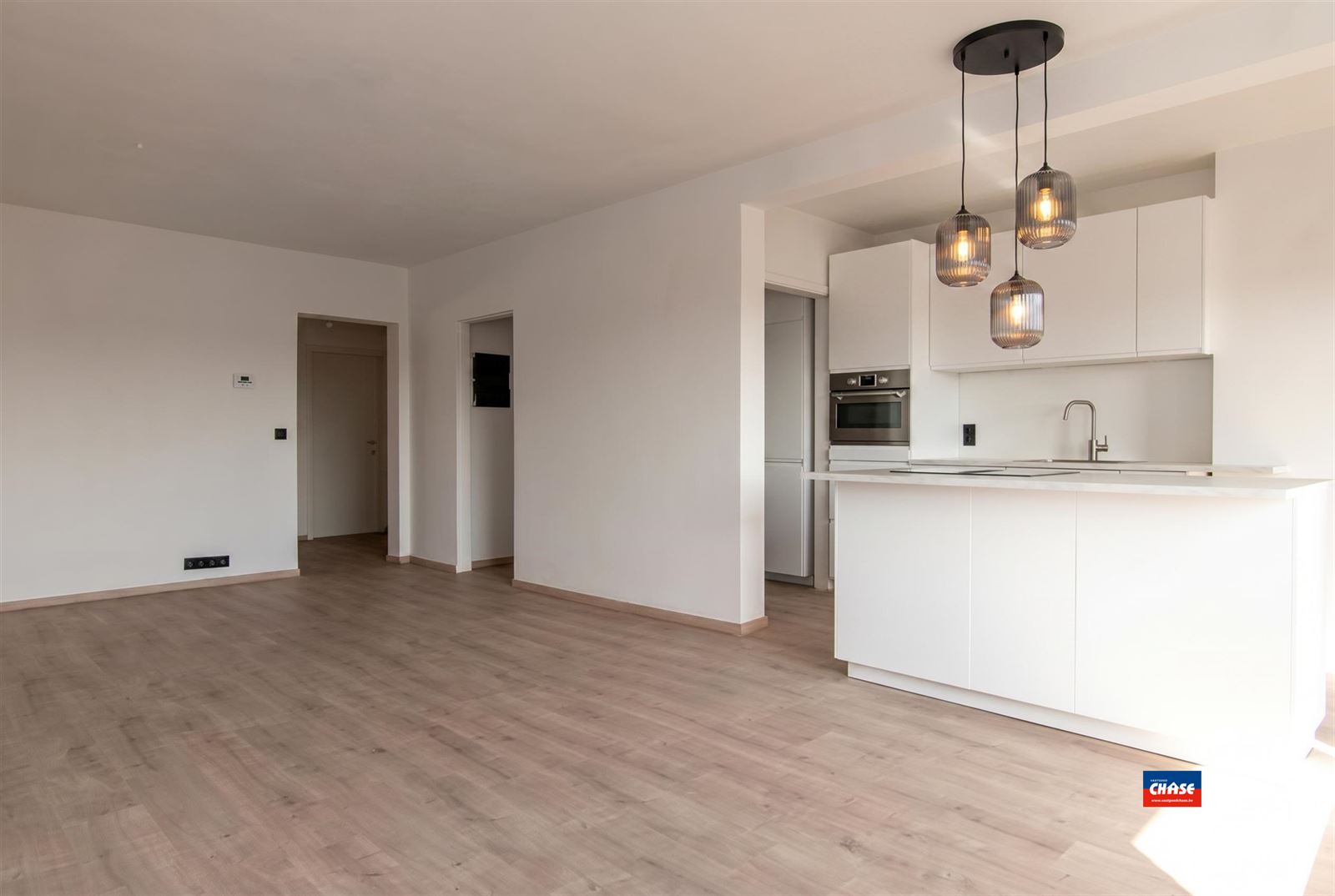 Gerenoveerd appartement met 2 slaapkamers - foto 1