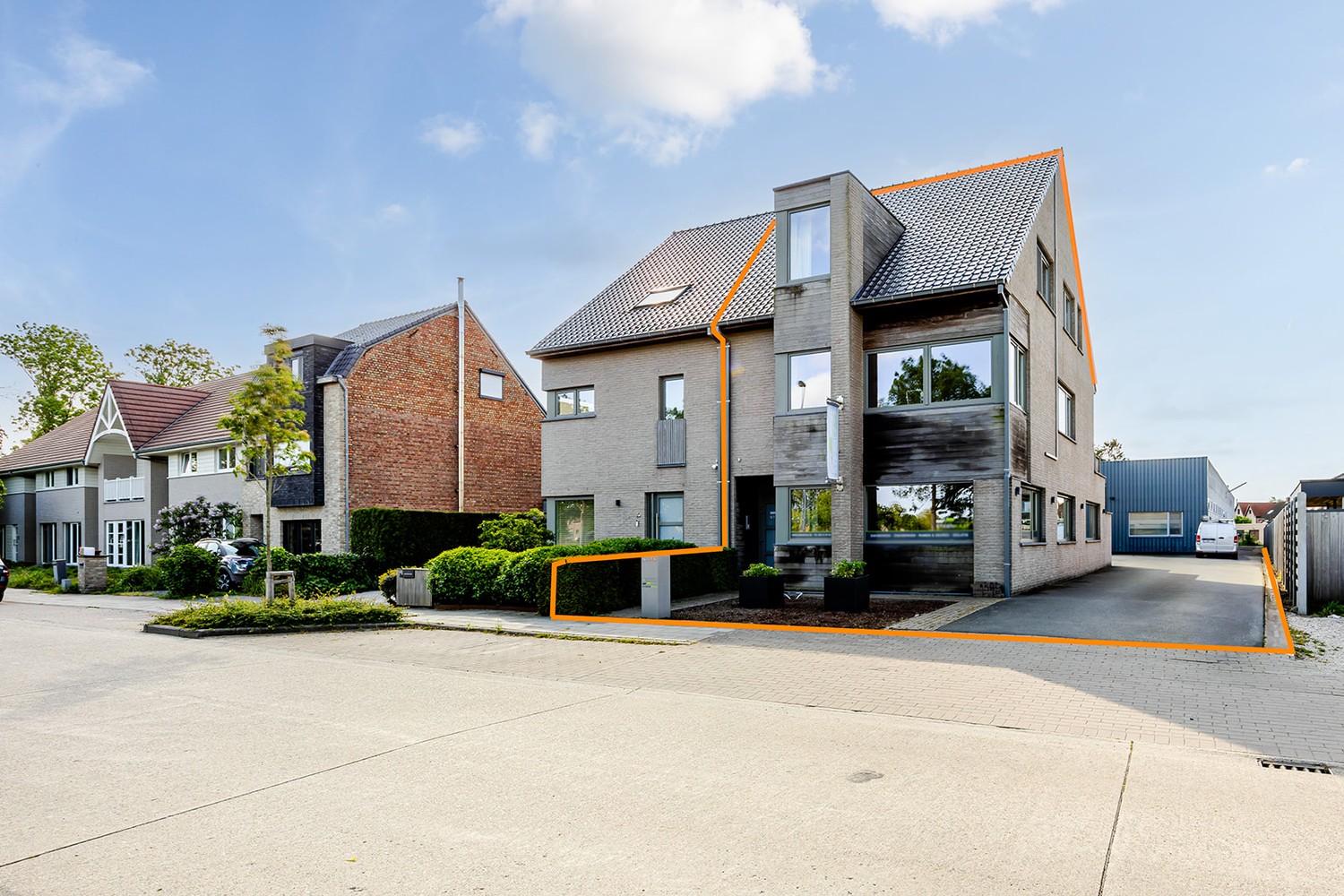 Commercial for sale in Bruges