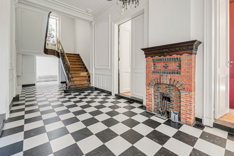 Exclusief gerenoveerd landhuis met authentieke kasteelallures op ca. 1.000 m² – een verborgen parel in het hart van de stad - foto 4