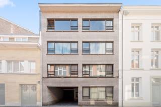 7 logements locatifs et emplacements avec possibilité d'augmentation de loyerCet immeuble d'appartements des années 1980 est situé au cœur du...