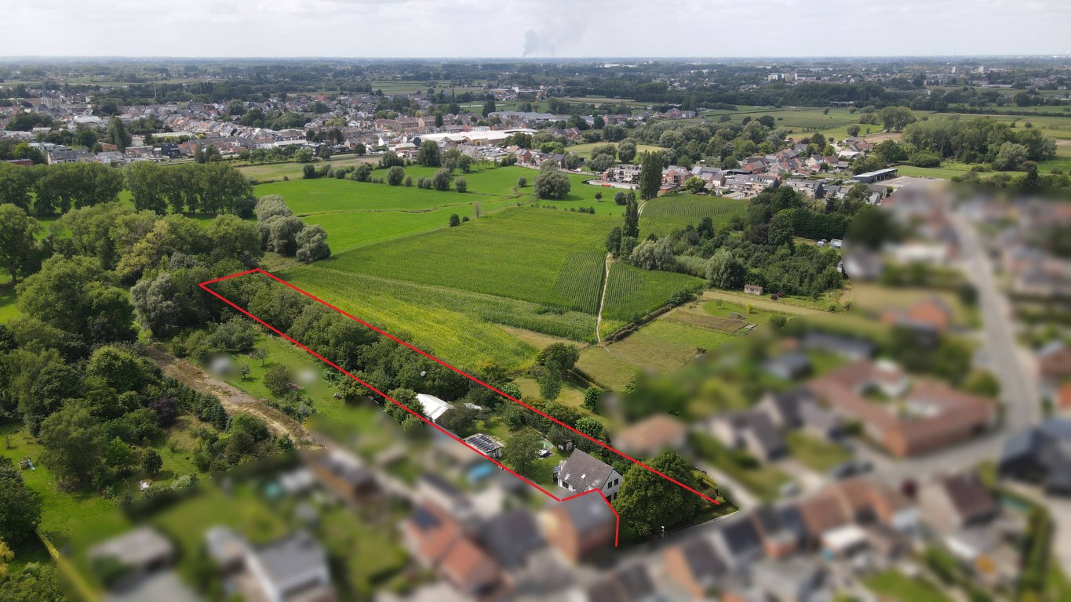 Vrijstaande woning op een perceel van meer dan 45 are - foto 2