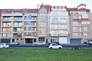 Recent  duplex appartement  met 3  slaapkamers en 2 terrassen. Centraal gelegen, met open zicht over de ondertussen volledig vernieuwde boulevard,...