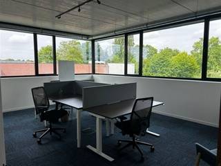 GEEF UW ONDERNEMING DE RUIMTE OM TE GROEIEN BIJ DE GRENS BUSINESSOp het kruispunt van alle invalswegen van en naar Essen vindt u DE GRENS BUSINESS:...