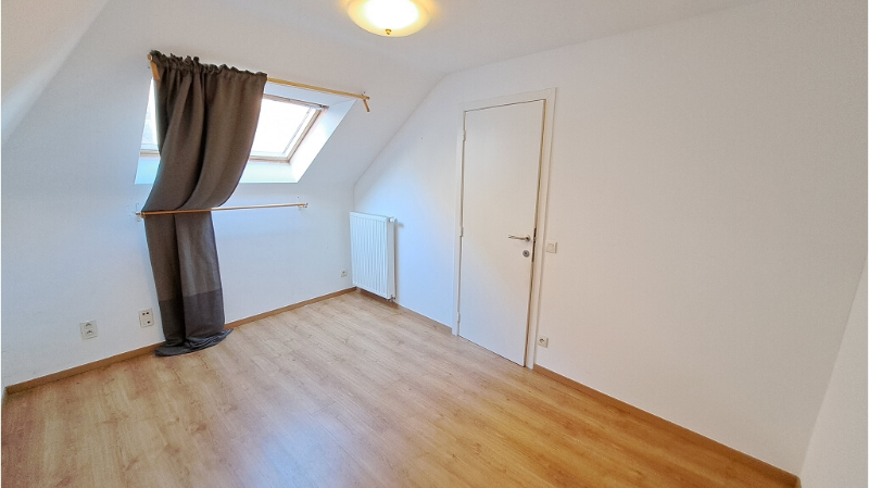 Ruim duplex-appartement te huur in het centrum van Brugge ( op 150m van Markt ) - photo 4
