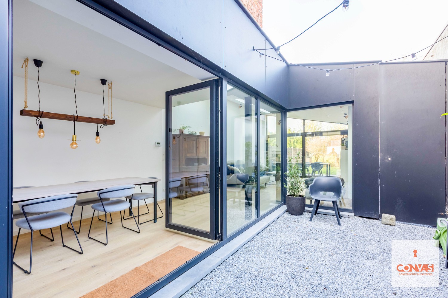 Gerenoveerde woning met veel lichtinval, tuin en patio - foto 4