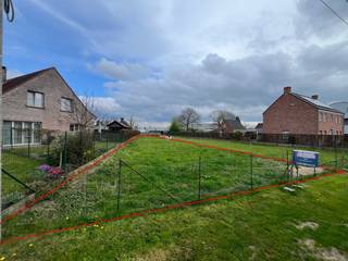 Verkaveling op uitzonderlijke locatie.Grondoppervlakte van 548,86 m².Uitstekend aanbod. Goede ligging, rustig én toch nabij allerhande...