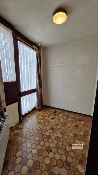 Rustig gelegen woning in aangename woonwijk met twee slaapkamers. De woning is op te frissen, maar heeft veel mogelijkheden. Zo kan van de zolder nog...