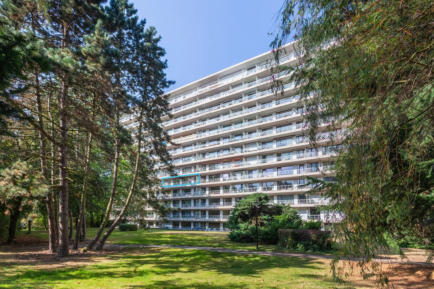 Instapklaar 2-slpk appartement met zonnig terras in Berchem - foto 2