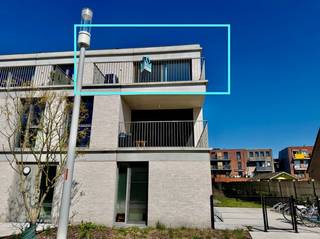 Recent en lichtrijk appartement met één slaapkamer op de bovenste verdieping te huur in Eeklo.Winkels, scholen, openbaar vervoer e.d. bevinden zich...