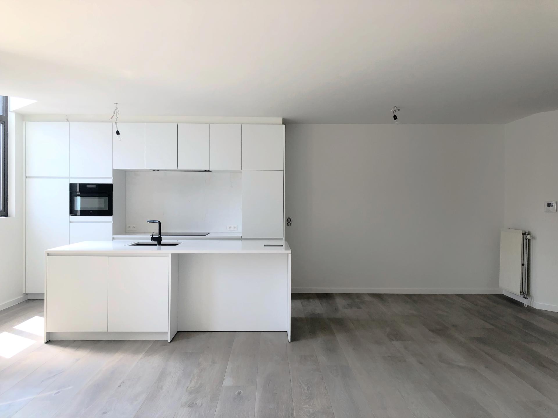 Gerenoveerd appartement te huur op de tweede verdieping in het centrum van Schilde! - foto 4