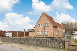 Deze charmante, gerenoveerde boerderij biedt uitzonderlijke ruimte, rust en comfort op een perceel van 2.167 m² met prachtig landelijk zicht.De...