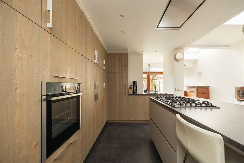 Ruime gezinswoning in rustige, residentiële buurt - foto 4