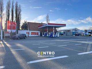 Handelspand, bestaande uit tankstation, carwash en woonst langs belangrijkste invalsweg van Blankenberge!<br /><br /><u><strong>Bijzonderheden:</strong></u><br />- Grondoppervlakte: 1.911m2.<br />- Straatbreedte: Circa 50 meter.<br />- Woning te renoveren.<br />- Tankstation: Nog circa 6 jaar verhuurd.<br />- Woongebied.<br /><br />Aarzel zeker niet om ons te contacteren indien u verdere info wenst: 050/70.01.02 - info@centro.be