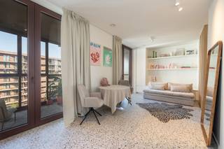 Eénslaapkamer in recent gebouw 'Huis aan de Kade' naar ontwerp van architecten Robbrecht en Daem, met giga terras.Ideaal gelegen nabij het Zuid,...