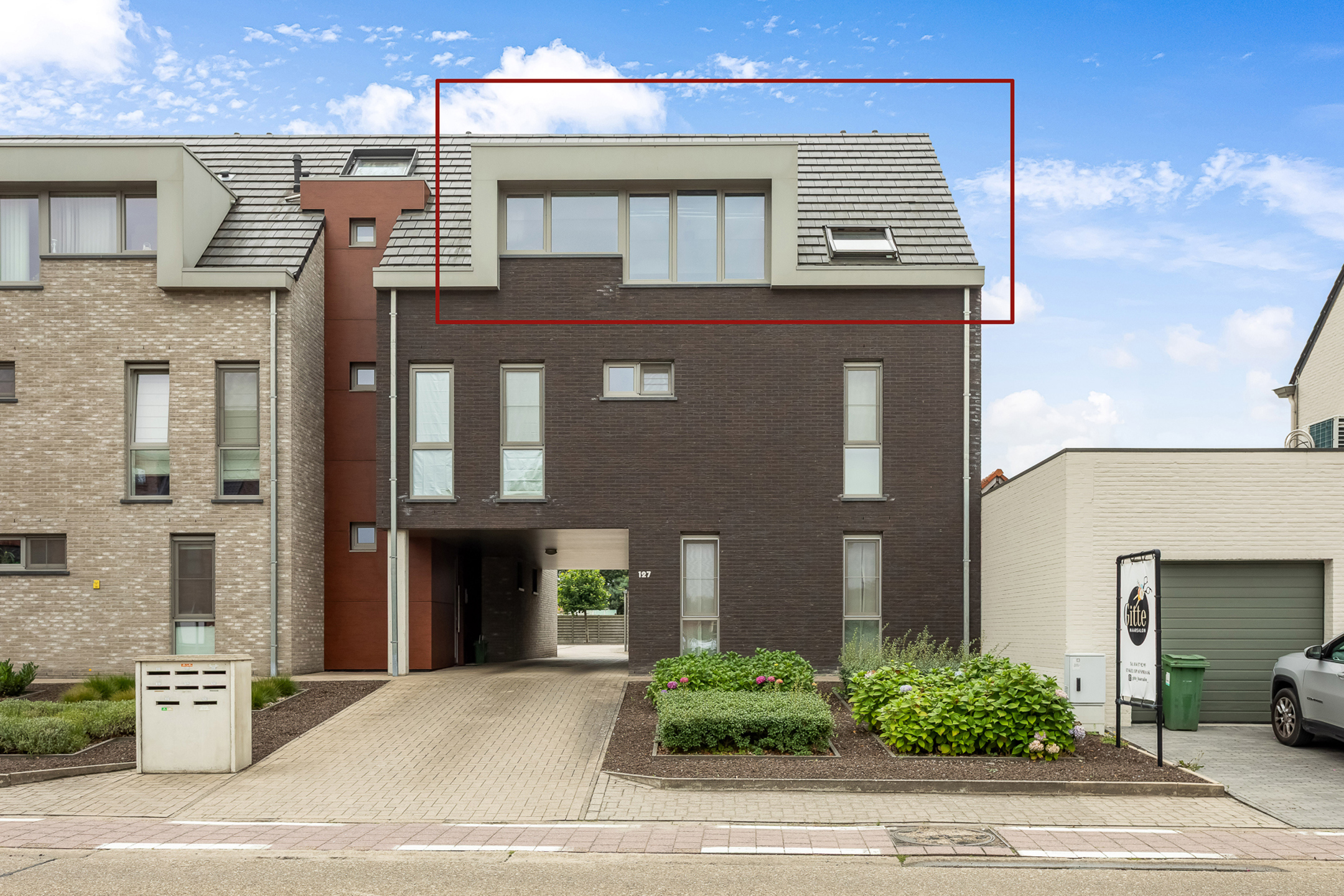 Recent appartement met twee slaapkamers en groot terras. - foto 1