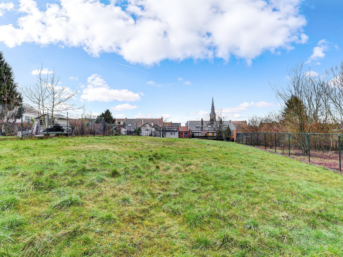 Op te frissen woning met loods en tuin in St-Stevens-Woluwe - foto 4