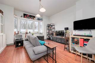 <p><span>This </span><span>ground floor</span><span> </span><span>apartment</span><span> with </span><span>garage box and driveway</span><span> for sale is located </span><span>Merksem</span><span>. The Voorjaarstraat is a pedestrian street near the UZA in Edegem, the campus UA Drie Eiken, the Park Van Eden and De Bist. </span></p><p><span> </span></p><p><span>The apartment has a living area of about'</span> about<span>87m², has </span><span>two bedrooms</span><span> and a garden facing </span><span>west </span><span>. </span><span>There is also a </span><span>garage box</span><span>. </span></p><p><span> </span></p><p><span>Layout</span></p><p><span>- located on the ground floor</span></p><p><span>- entrance hall </span></p><p><span>- living room and dining room</span></p><p><span>- fitted kitchen with connection for washing machine and dryer</span></p><p><span>- bedroom 1 </span></p><p><span>- garden with west orientation</span></p><p><span>- bedroom 2 (8m²)</span></p><p><span>- bathroom with bath, washbasin</span></p><p><span>- separate toilet</span></p><p><span> </span></p><p><span>General building</span></p><p><span>- individual gas heating </span></p><p><span>- roof insulation</span></p><p><span> </span></p><p><span>Advantages</span></p><p><span>- central location between Wilrijk and Aartselaar</span></p><p><span>- near UZA Edegem and UA Campus Drie Eiken</span></p><p><span>- compliant electrical inspection</span></p><p><span>- garage included accessible through the garden</span></p><p><span>- available by deed</span></p><p><span> </span></p><p><span>Are you interested in this apartment for sale in Wilrijk, are you looking for other real estate or do you want to know the value of your property? Then BOLT immo is the right place for you! We will gladly help you.</span></p><p><span> </span></p><p><span> </span></p>