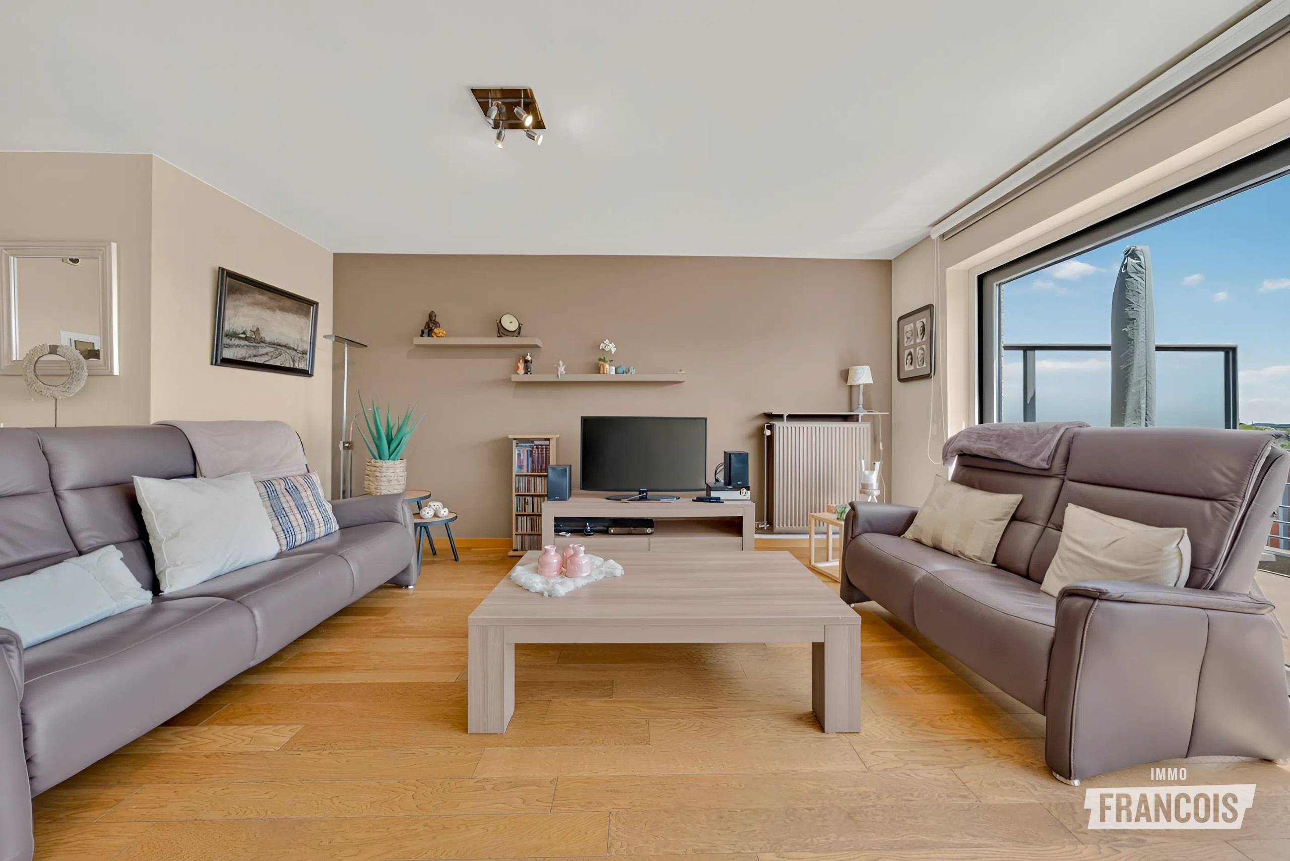 Ruim en instapklaar appartement met zonnig terras in hartje Harelbeke te koop! - foto 4