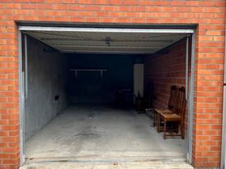 The quickest way to visit this garage box? Request your visit via the red button on our website (www.dewaele.com) and you will be contacted by one...